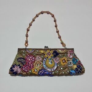 Vintage Floral Embroidered Beaded Clutch - Multicolor